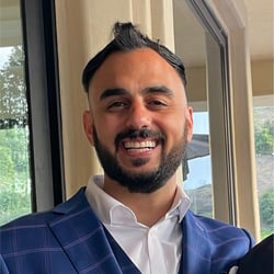 Aryaz-Zomorodi_headshot